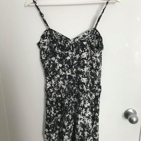 Robe - Picture 2 of 3